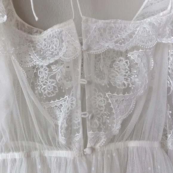For Love and Lemons Forever Bridal Robe SOLD OUT online ! Coachella vibes 🌸 - Picture 5 of 9